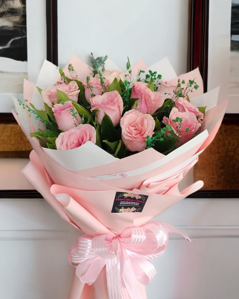 1 dozen light pink Roses — Design 2