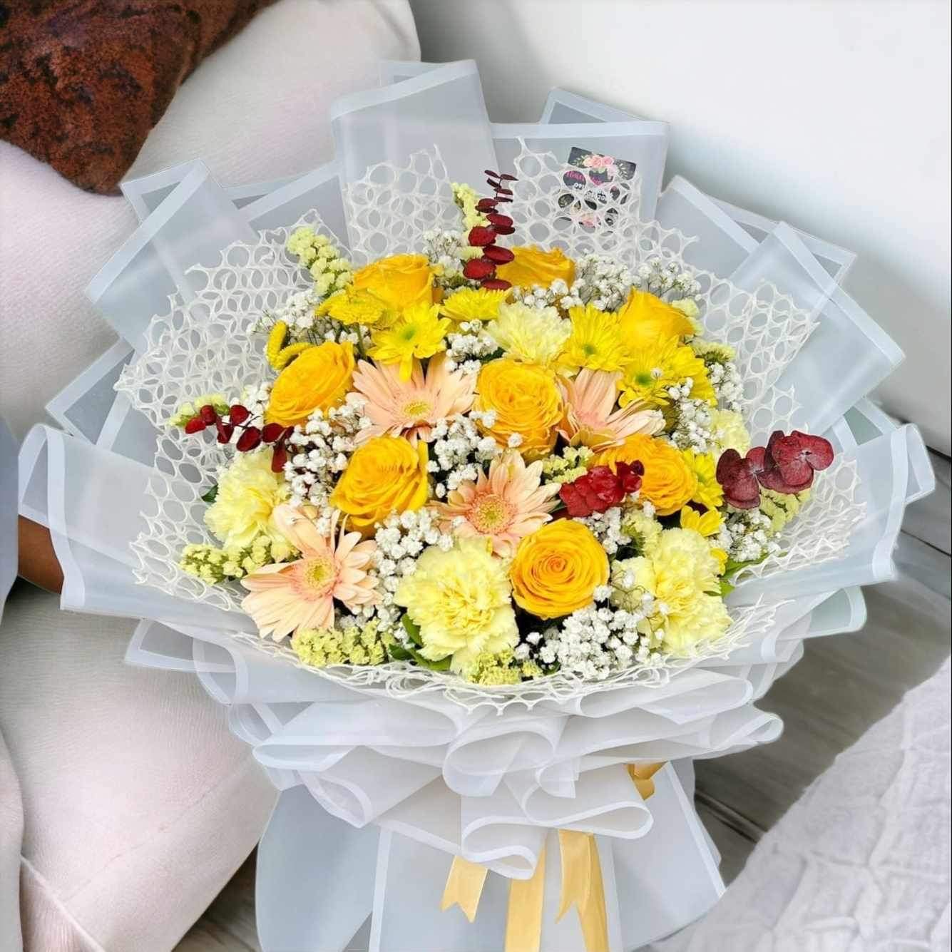 Yellow theme Roses bouquet — Design 4