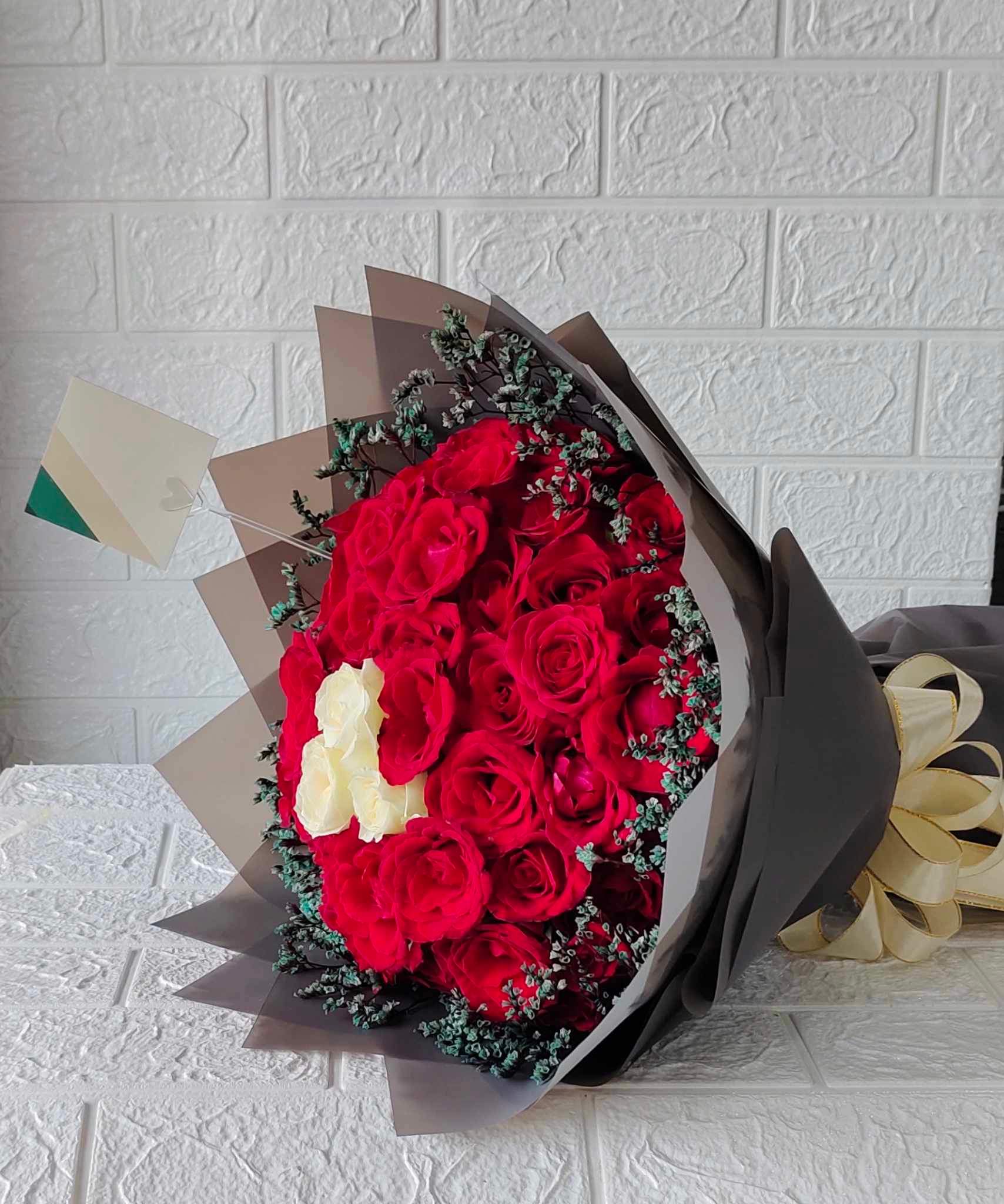 Classic Red Roses — Design 2