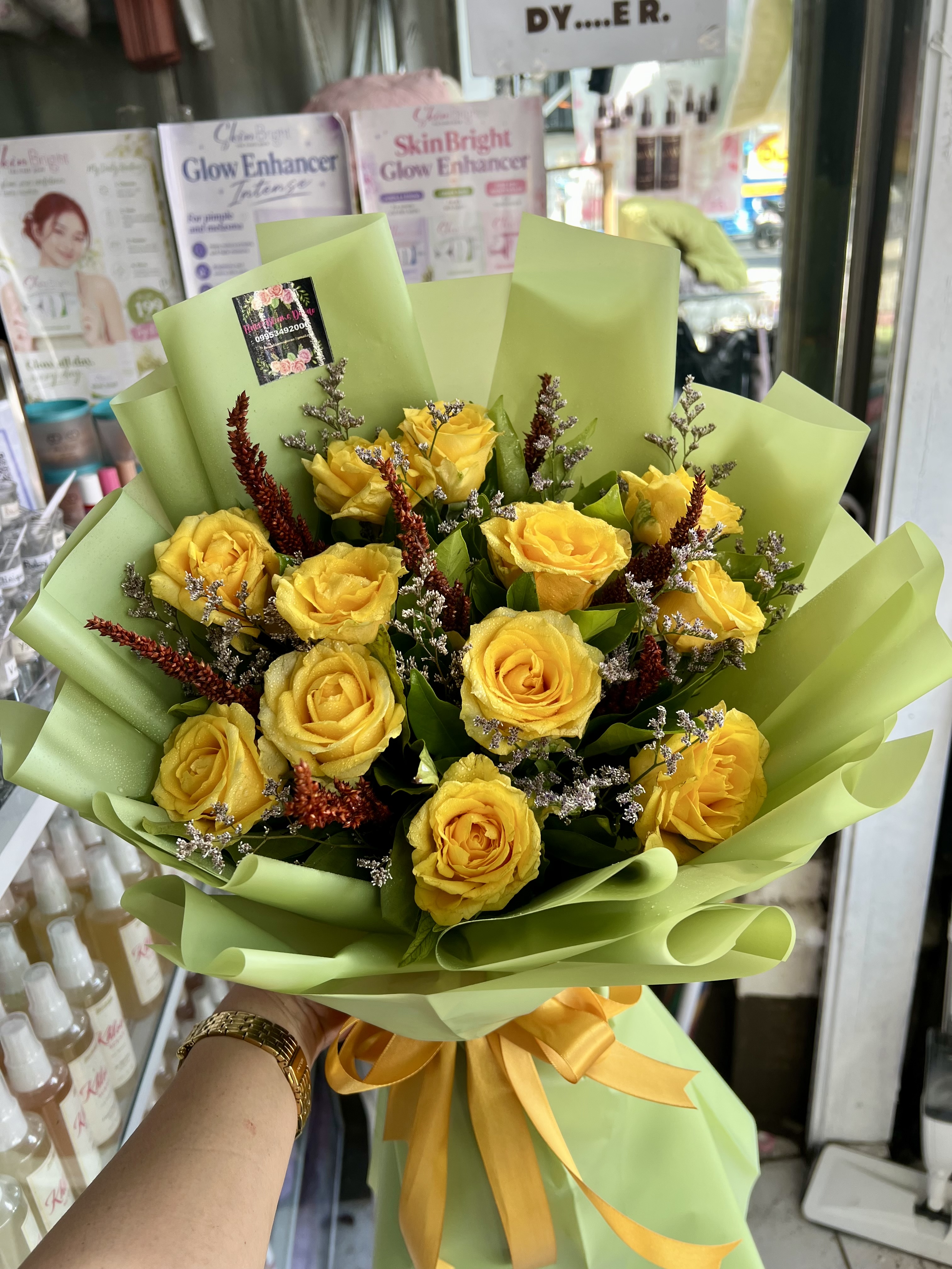 Yellow theme Roses bouquet — Design 9