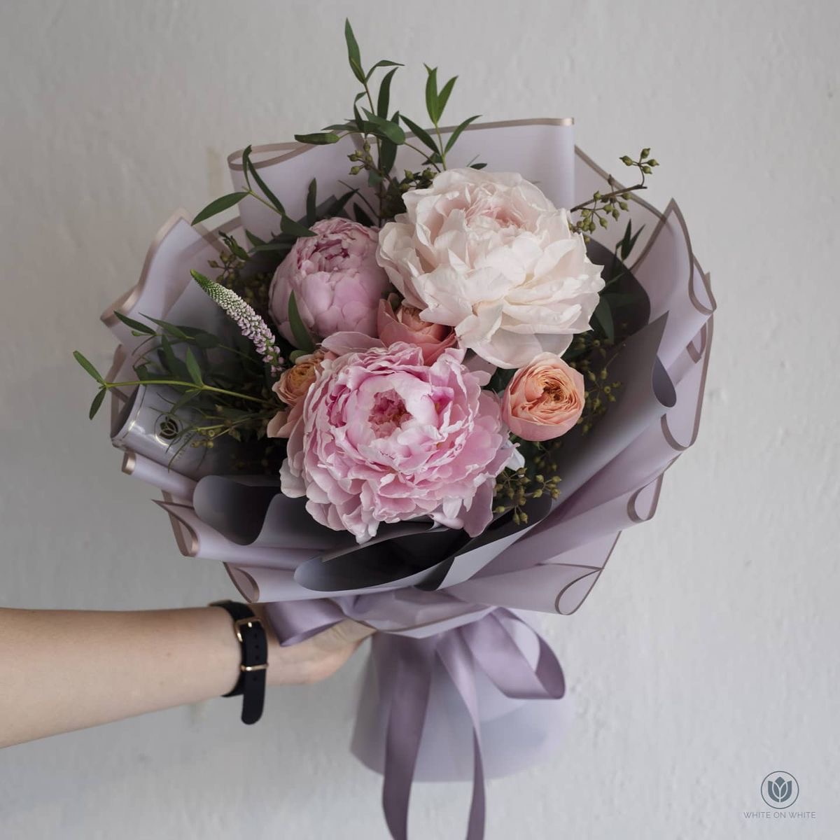 Peonies bouquet photo 2