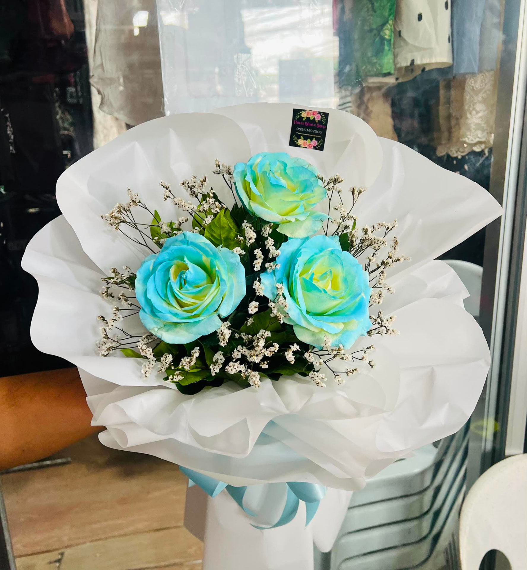 Classic Blue Roses — Design 9