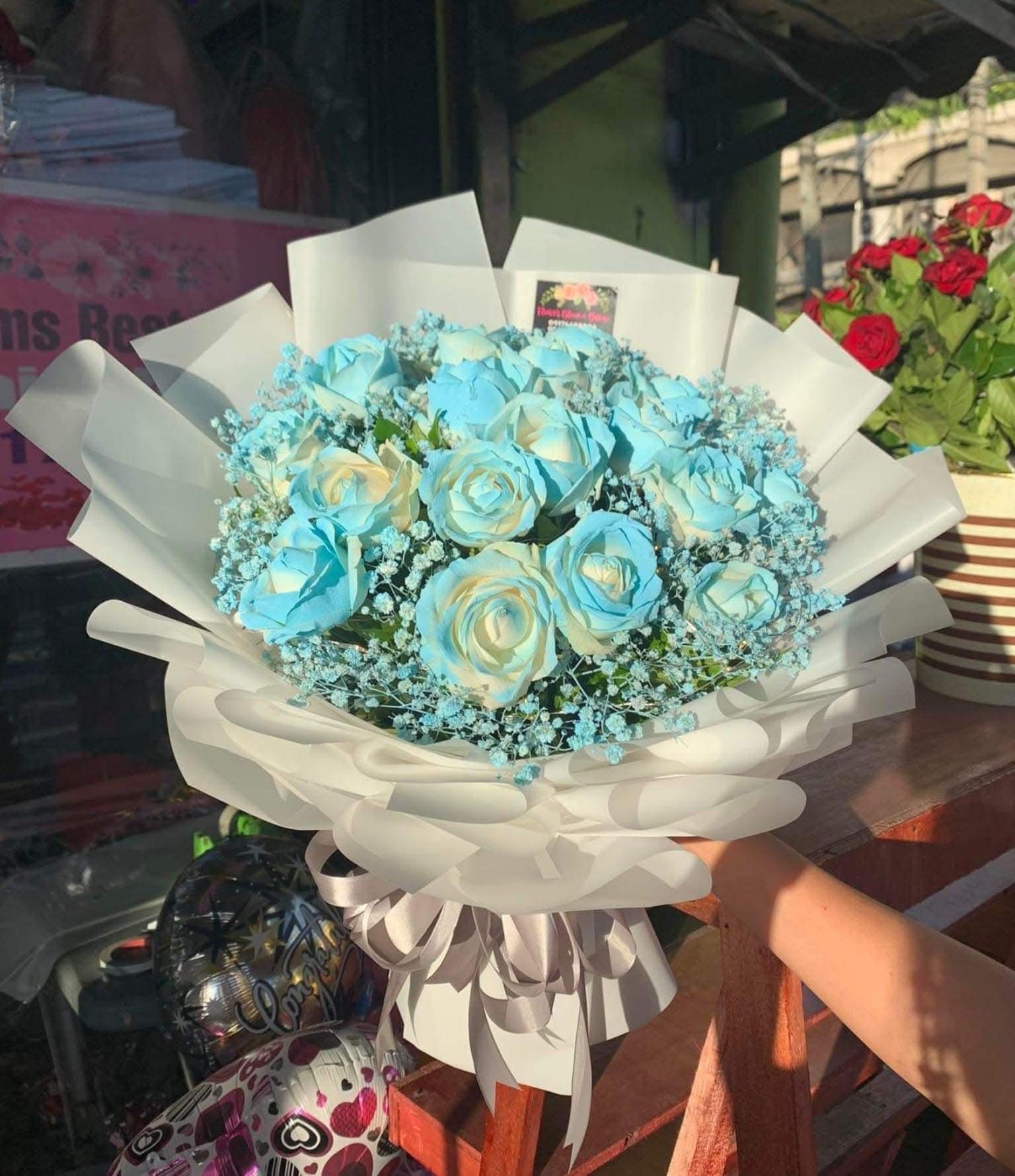 Classic Blue Roses — Design 7