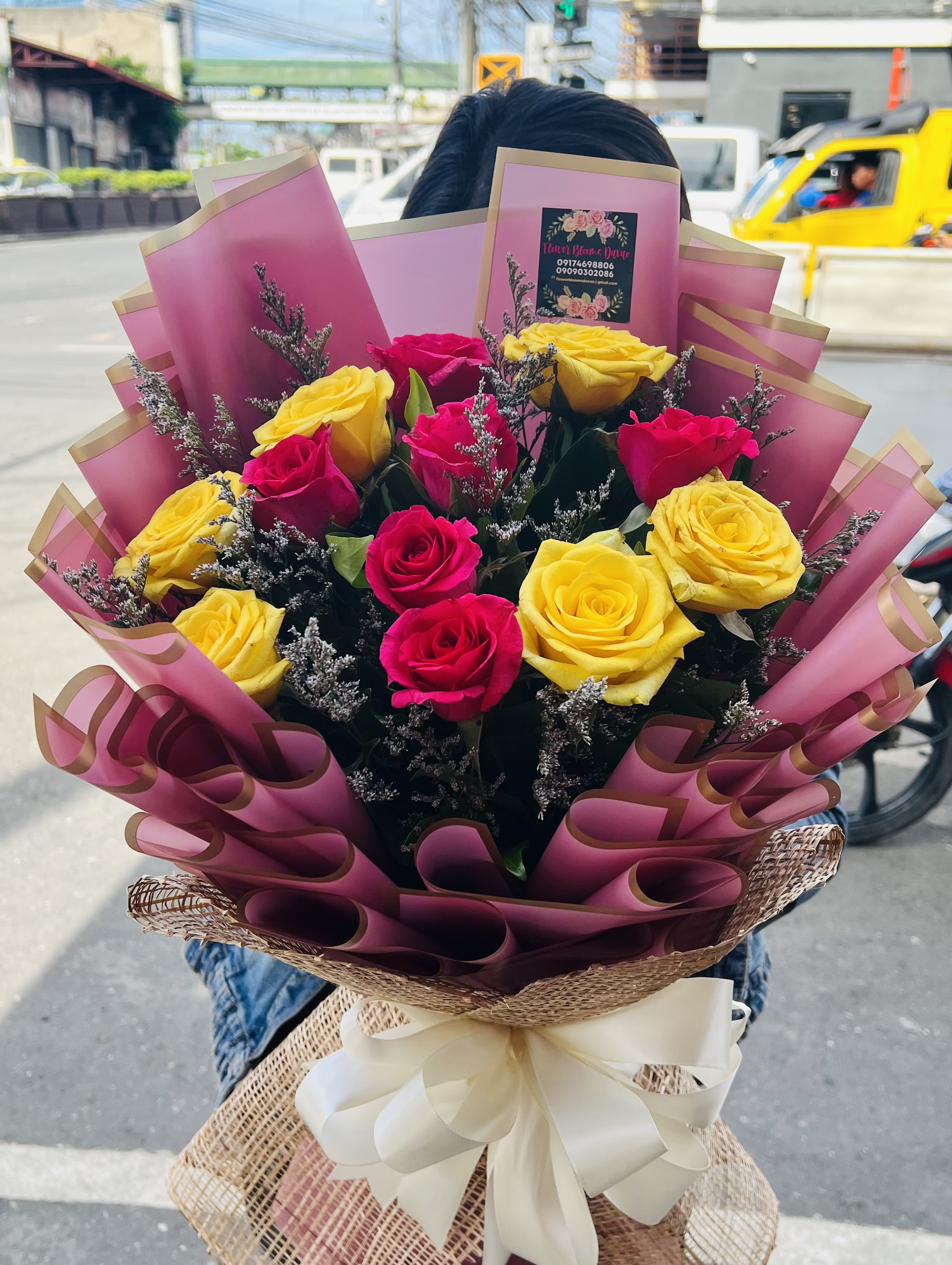 Yellow theme Roses bouquet — Design 6