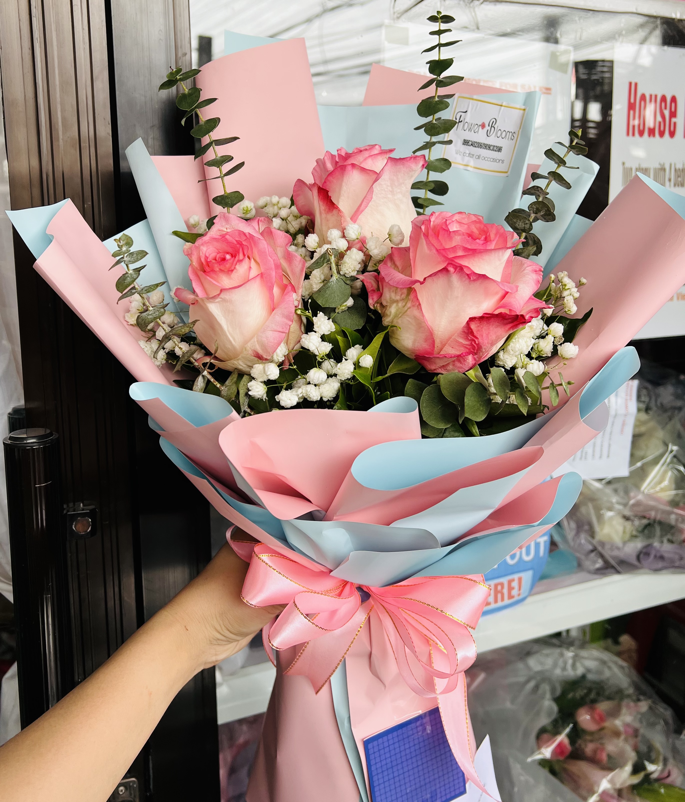 Ecuadorian Roses — Design 6